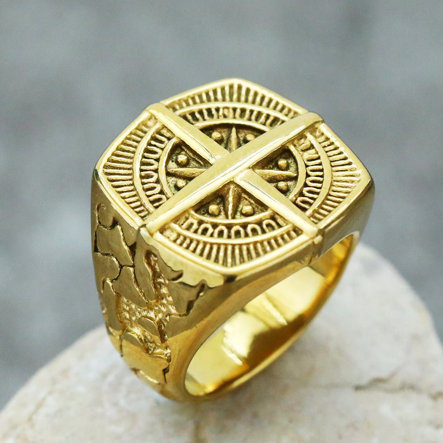 20mm Compass Ring Gold