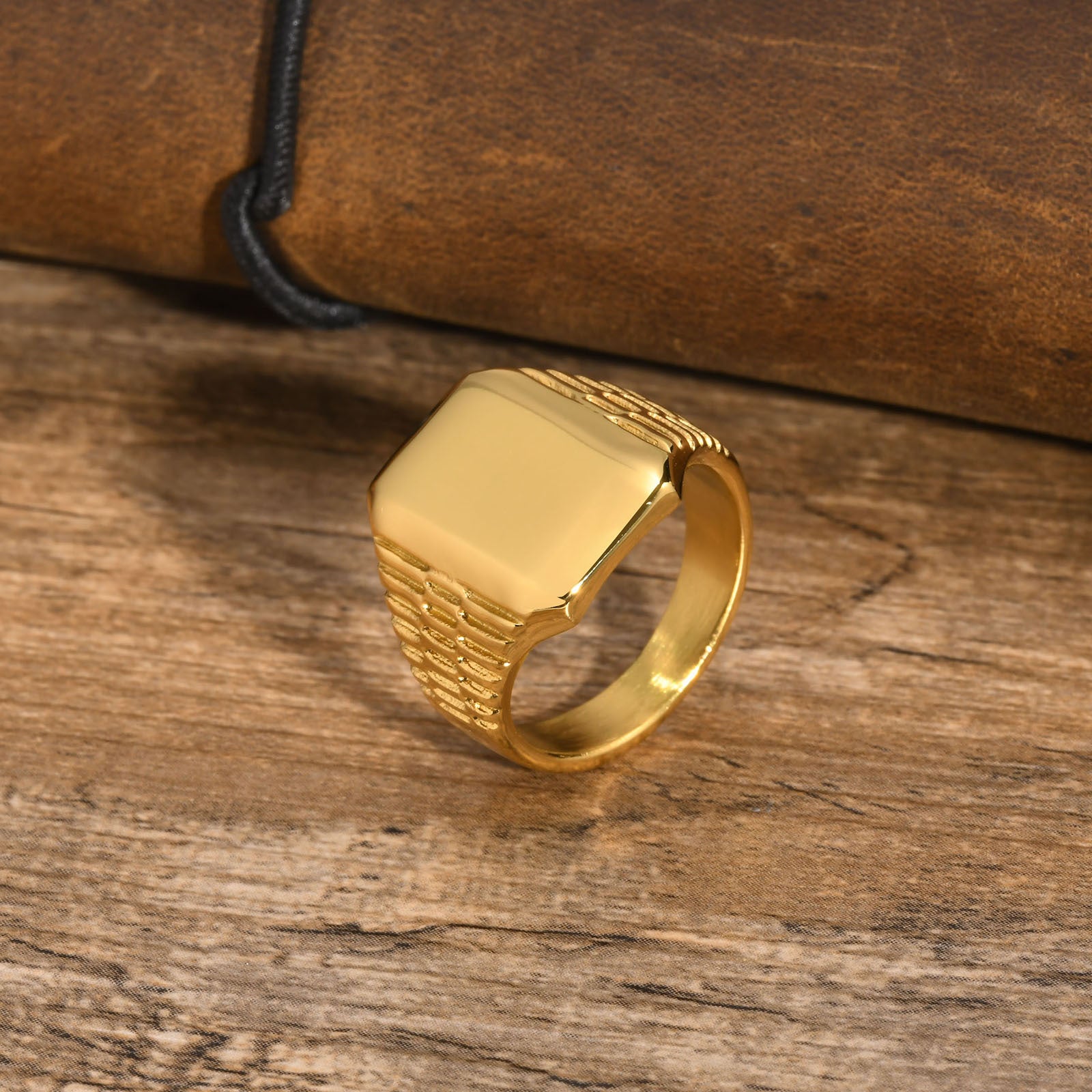 17.5mm Textured Band Ring Gold